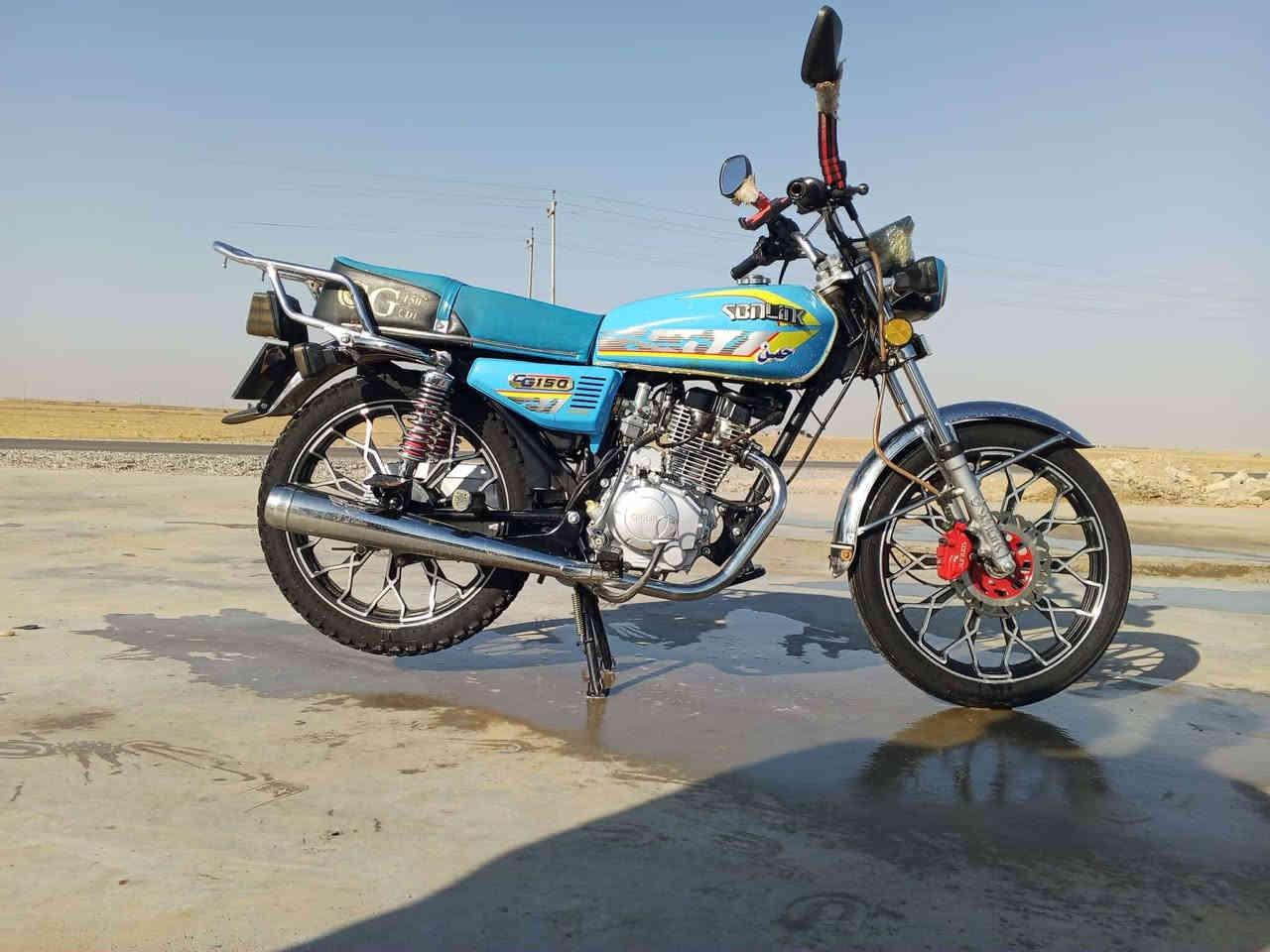 السلام عليكم
موطور سونك للبيع فقط فقط 
 موديل 24 
كهربائيات شغاله 
محرك ما مفتوح 
كلو وضع شركه شرط 
ماناقصو كلشي 
السعر 675 قفل
هاتف ***********
