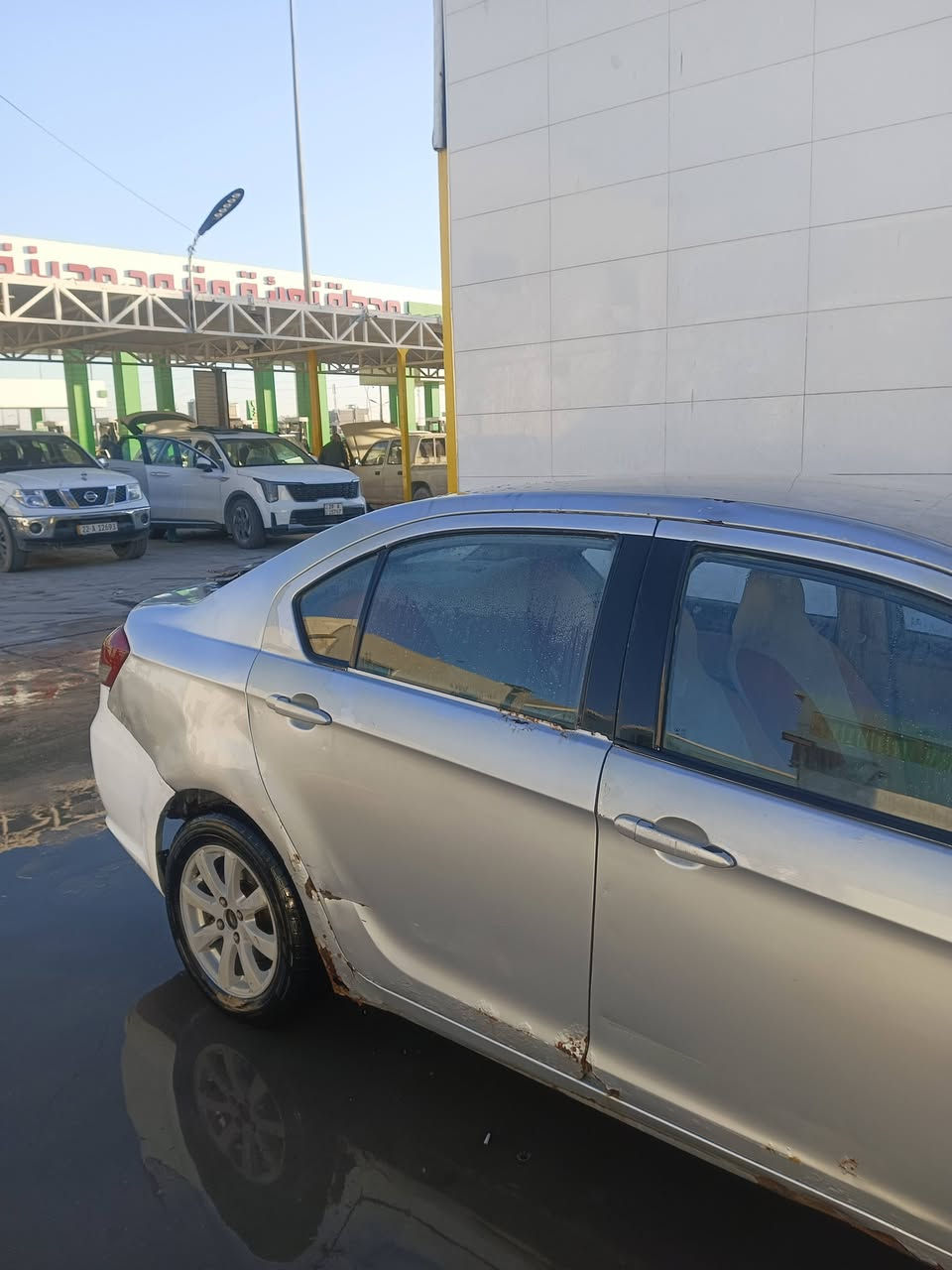 السلام عليكم كريت وول فولكس موديل 2013
محرك كورولا (مو تحوير) جيب وشد بيكاتشو جديد شديته  
كمبريسر كورولا 
بلكات ونوزلات ومجاول جدد 
عبوة فيت بمب جديده 
لايتات السكن  + مازدات جدد
شديت الهه لايتات اضافيه من الثقه ب٤٥ دولار 
تايرات جدد قبل ٣ اشهر شديتهن كم تاير بي فتيله بسبب الشوارع 
راديتر تبريد جديد 
تبريد فول بس بنهايه الصيف نقص عندي نص بطل تقريبا 
دعاميه جديده بس لونهه اسود غلفتهه بفابلون هيه والبنيد 
البريك  حورته يم حيدر وسوني هو والدسكات جدد صار بالمكان 
سماعات جدد اصليات الوحده ب٣٠ 
سنويه لل٢٩ او ٣٠ اعتقد 
 نقصهه فقط سمكرة وصبغ ودبلات 
ترايك وين ميعجبك 
السعر ٤٠ ورقه وكلفتني فوك ال٦٠  الله شاهد
المكان:كوت/ حي الحكيم
للاتصال :***********
