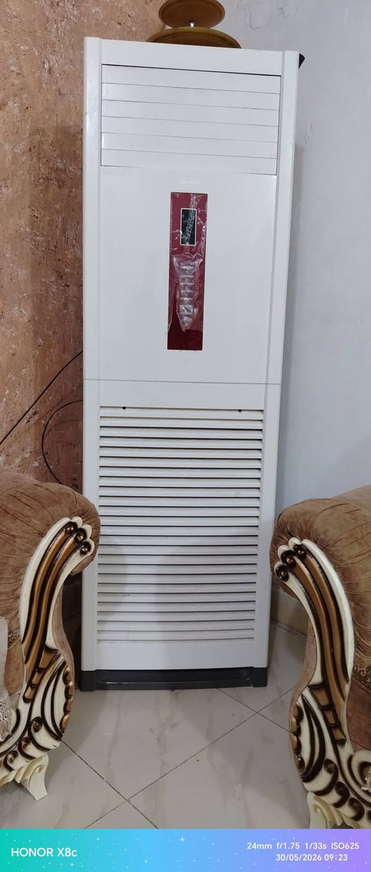 السلام عليكم بعد اذن الادمن اامحترم عندي سبلت كنتوري ماركة جيكو 3طن للبيع هواه حار ميبرد ذاك الموسم بدلتة ماطور برد فترة ورجع نفس الشي ماادري كهرباء او غاز منقص اوماطور ابيعة على وضعة عارضة ب600ألف قابل للتفاوض *********** مكان داموك الطشاش
