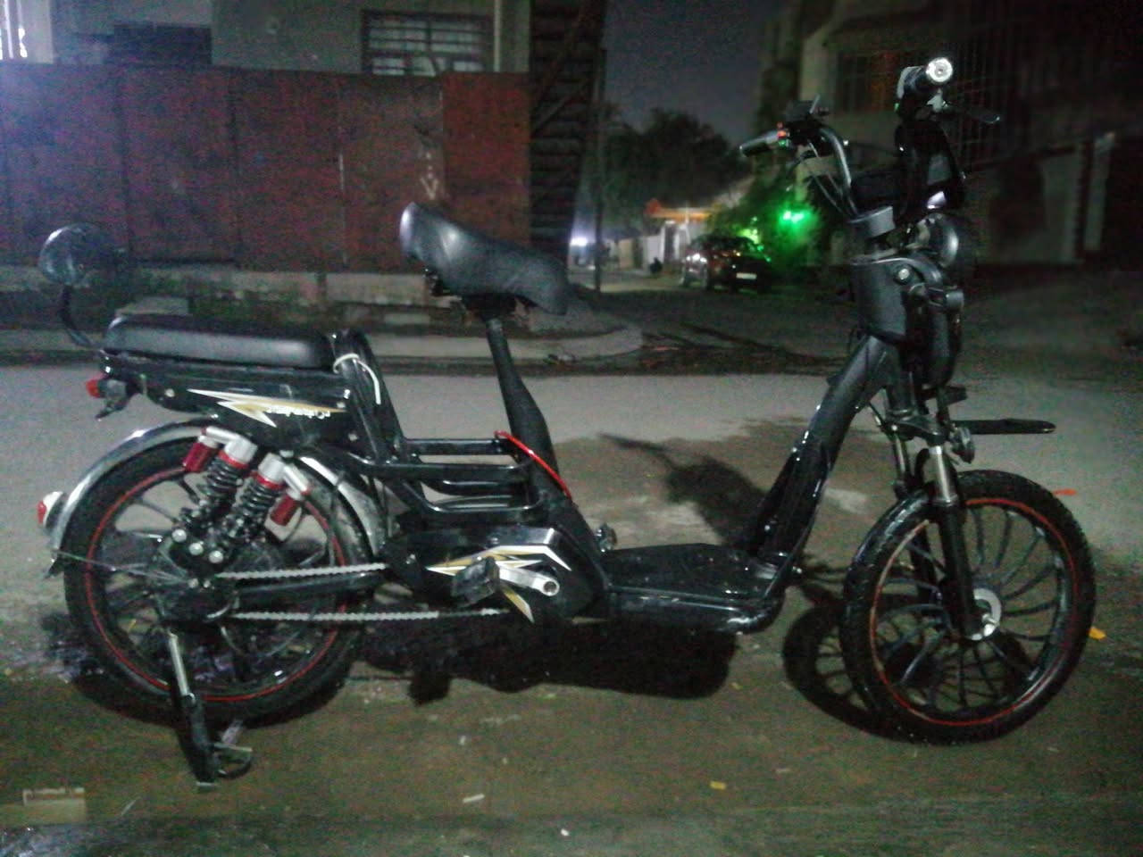 سلام عليكم دراجه شحن للبيع نضيفه مابيه اي عطل تايرات ثنياتهن جوبلس سرعته ٦٠ حقيقي وتمشيك ٢٥ إلى ٣٠ كيلو متر بل شحنه الاوله والبطاريات جدد الله شاهد
قيم سعر بما يرضي الله واذا عجبني سعر ابيع

مكاني بغداد الدوره الطعمه
وهاذه رقمي ***********
