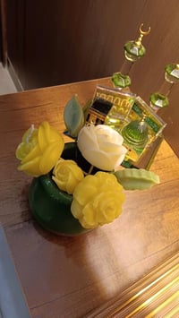 شموع معطرة • عطر الورد • للمناسبات