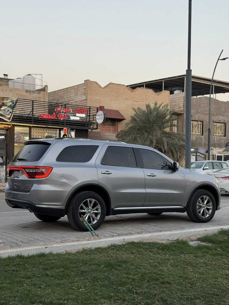 سلام عليكم   #للبيع_فقط
دودج دورانكو 

مديل 2017. اصل 

محرك 3600.  V6

#ادوات_ادوات_دخول_جديد

 ( فول مواصفات )

دواخل جلد 

شاشة كبيرة 

بصمة تشغيل 

فول تحكم ستيرن

تتدفئة كشن 

تبريد ثلج ❄️

سيارة حيل جديدة وجاهزة من كلشي 

#المكان_بصرة 

#السعر_اتصل_وتدلل

***********
