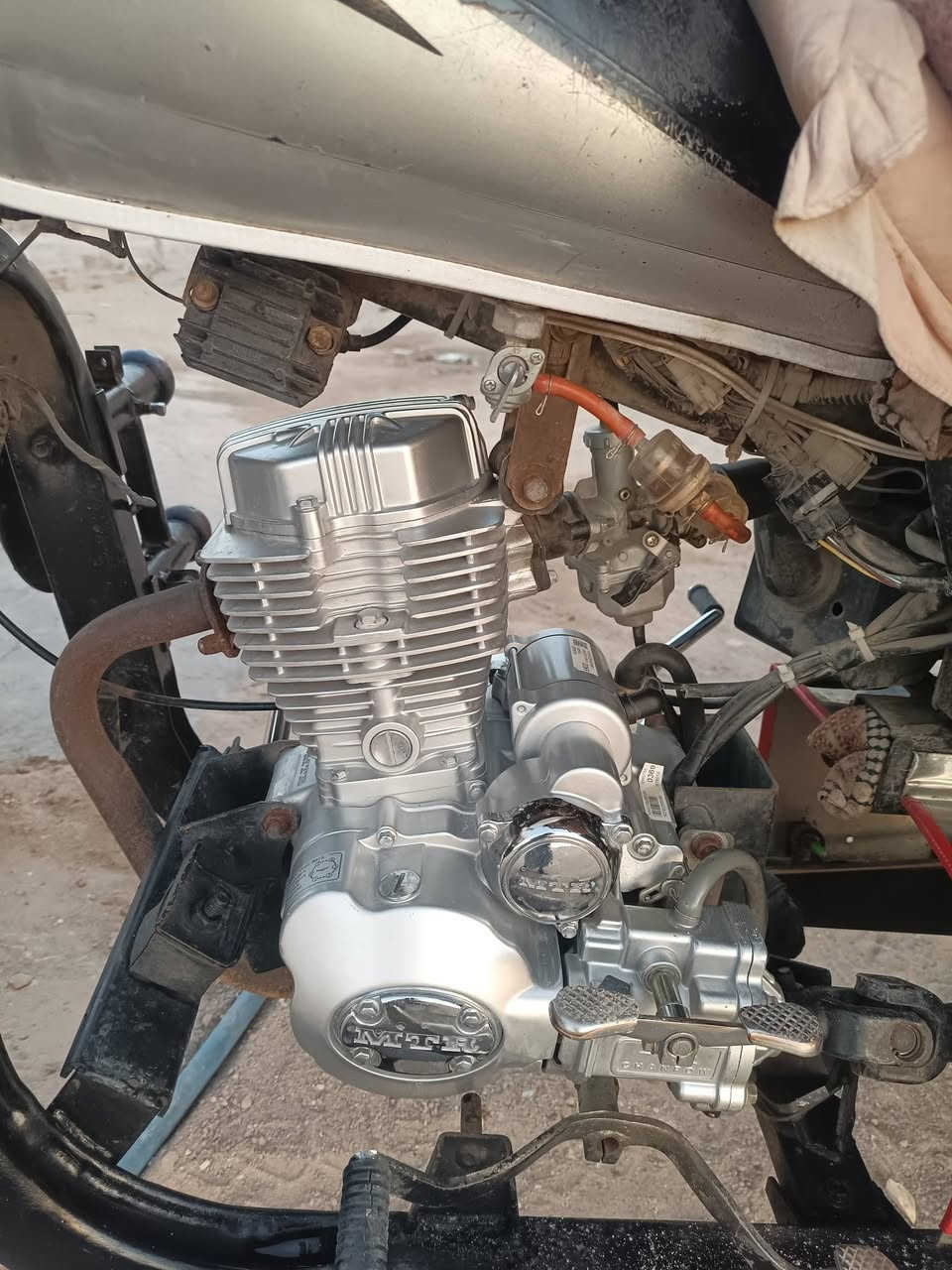 سلام عليكم ستوته لبيع موديل 2015 مكينه 2025 ستوته نضيفه مال جناي مكفوله اوراق بسمي وكيله حيدر جبرين مكاني نجف الاستفسار عن هذا رقم  متواجد على فيس ***********
