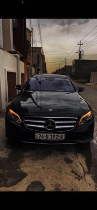 للبيع E300 كلين  وارد المانيا 🇩🇪 2018  ماشية 145  رقم شمالي  اللون اسو...