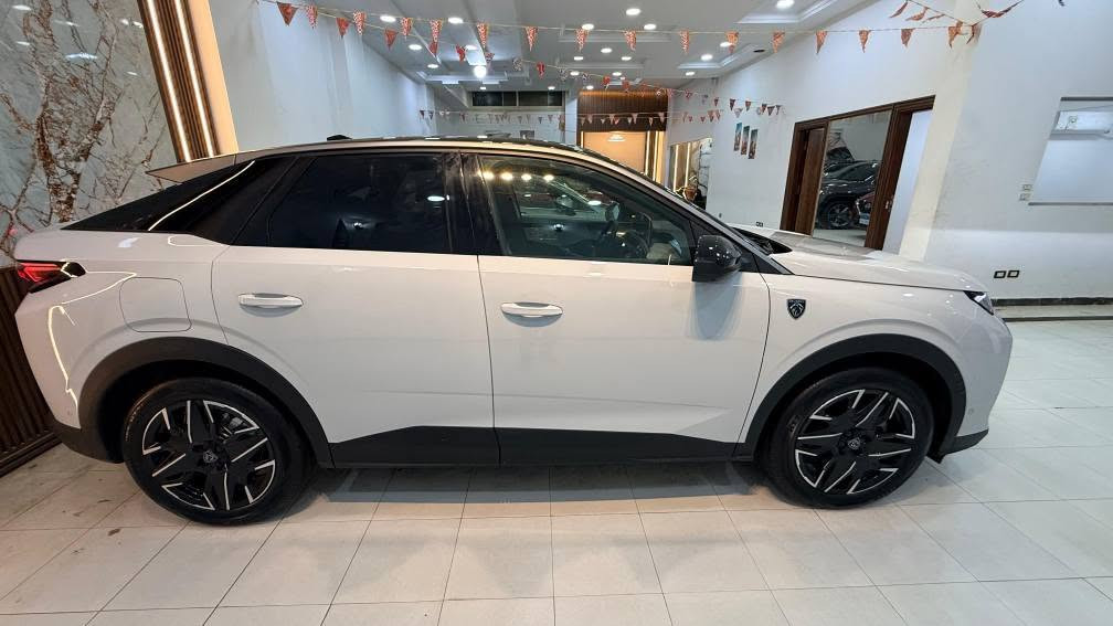 عربية أحلامك وصلت المعرض 

🚘🚘🚘Peugeot 3008 – أعلى فئة GT
✔ فخامة وراحة ما تتصوّر
✔ رفاهيه بلا حدود 👌

🕳️مواصفات قوة وجمال
🕳️ تصميم خارجي رياضي أنيق
🕳️سقف بانوراما
🕳️شاشة وسطية كبيرة
🕳️كاميرا 360°
🕳️ حساسات أمامية وخلفية
🕳️مثبت سرعة
🕳️جلد فخم داخل الكراسي
🕳️تحكم إلكتروني وثبات عالي

                      💰 سعر شرّس ومنافس💪💪
                            مفيهاش غلطة

زيرووووو
                        📌📌📌

✅الماركه//فرنسا 

✅الموديل // بيچو 3008🚨🚨

✅ السنه //2026🚘🚘🚘

✅ لم ترخص وكيل 

✅اللون //أبيض لون قلبك يا طيب😍😍

✅ الفئة //اعلي فئه Gt💪💪💪💪

 ✅ العداد // الف ك بس 💣

✅ زيرووو

____________________________________________

                                المحرك والأداء
🚨الموتور: 1.6 لتر تيربو بنزين — 4 سلندرات
🚨القوة: حوالي 180 حصان
🚨عزم الدوران: حوالي 300 نيوتن·متر
🚨الفتيس: أوتوماتيك 6 سرعات
🚨نظام الدفع: أمامي
🚨السرعة القصوى: حوالي 205 كم/س
🚨التسارع 0‑100 كم/س: حوالي 8.9 ثانية تقريبًا

✔ أداء ممتاز في فئتها — قوة وتسارع لطيف في المدينة والرحلات.  
🚙 العربية عائلية واسعة ومواصفاتها تنافس في فئتها من ناحية الراحة والتجهيزات مقابل السعر �
￼

————————————————————————⸻

                       🎯 التجهيزات الداخلية والخارجية

✔️اتنين  كرسي كهربا
✔️شنطه كهربا
✔ شاشة معلومات كبيرة + شاشة عدادات ديجيتال
✔ كاميرا 360°
✔ حساسات أمامية وخلفية
✔ سقف بانورامي
✔ فتحات تهوية خلفية
✔ مقاعد فخمة ممكن جلد عالي الجودة
✔ تحكم صوت على الدركسيون
✔ تكييف أوتوماتيك
✔ إضاءة ليد
✔ عجلات ألومنيوم رياضية
✔ أنظمة أمان حديثة مثل ABS وEBD
✔ نظام ثبات إلكتروني ومساعدات سواقة
✔ حماية وأمان عالي.  ￼

————————————————————————⸻

                                🔒 أنظمة الأمان

✔ وسائد هوائية متعددة
✔ نظام ABS + EBD
✔ تحذير مغادرة المسار (بعض النسخ)
✔ مثبت سرعة
✔ نظام مراقبة ضغط الإطارات
✔ كاميرات ومساعِد ركن
✔ أنظمة تحكم إلكترونية للثبات والسلامة  ￼

📌 باختصار: عربية SUV فاخرة قوية وأنيقة — أداء ممتع، تجهيزات راقية، ومظهر جذّاب ينافس في فئته بقوة 👍🏻👌🚗💥

✅متاح فيديو توضيحي للمصداقيه

ومتاح الكشف اي مكان💣🔥

⚠️الكشف إجباري وعل حسابي لو ثبت عكس كلامي👌👌

📍 مكان المعاينة -التجمع الخامس 
‏مراسلة Nour Al-Hawari عبر واتساب. https://wa.me/201027276980 القاهرة, مصر


**إذا كنت صاحب هذا الإعلان وتريد حذفه لأي سبب، رجاءا أرسل رسالة إلى الدعم الفني**
