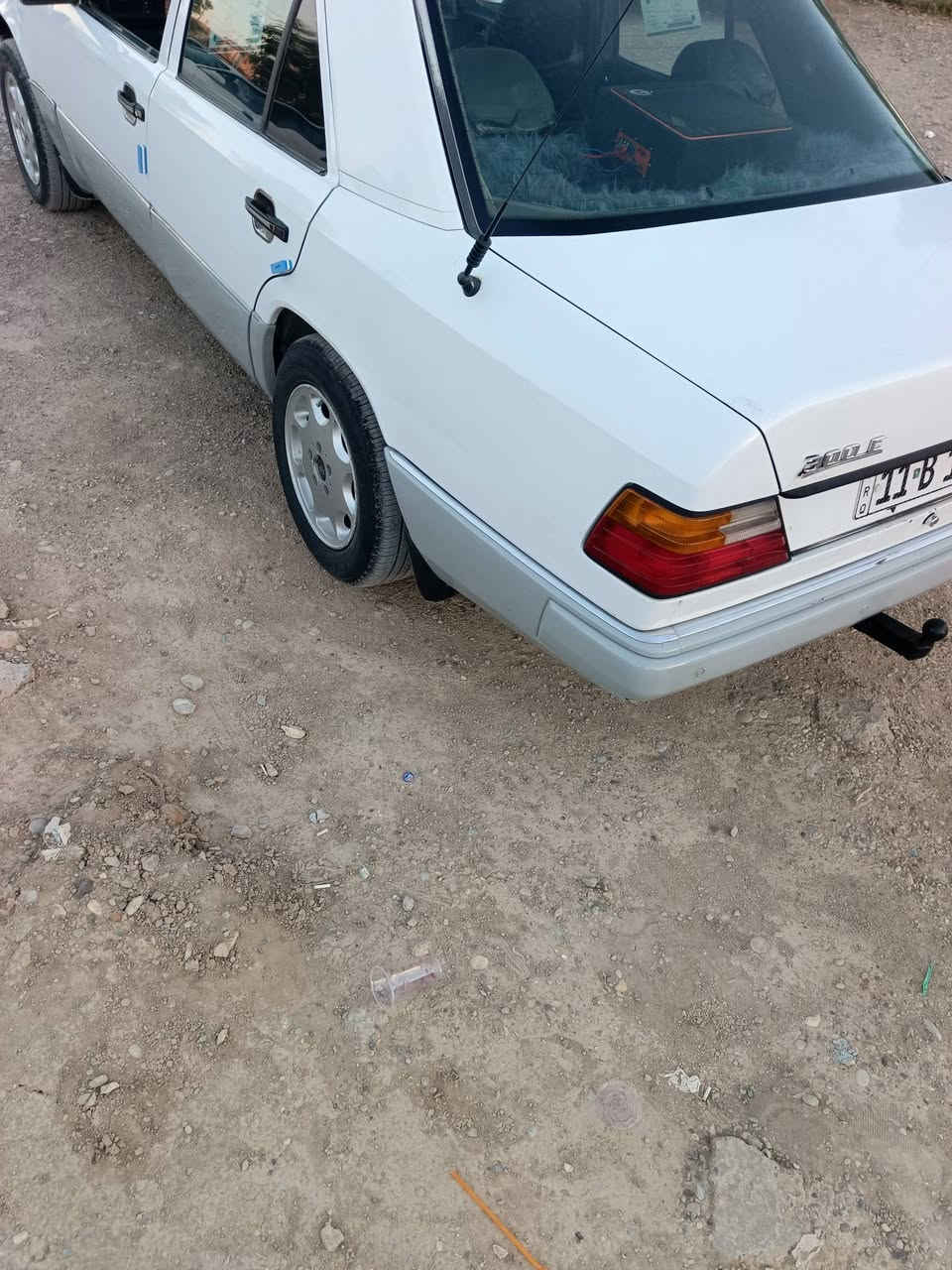 السلام عليكم شبابنا الطيبه اقرا المنشور زين وتصل 
مرسيدس دب 1991 مكينه ففتي حاويه صدر جديد قبل شهر تخم تاير قبل ١٠ ايام فيت بام ب ورقه شادلهه تبريد خير من الله سنويه ولوحات جدد بغداد 2032 سنويه ضررهه جاملغ بنيد سياره خير من الله رايدهه ٤٥ وبيهه مجال الطيبين ***********
