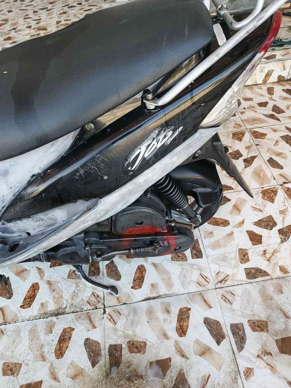 السلام عليكم دراجه ماكس منغولي للبيع شغاله من طول سلف هندر كهربائيات كلها شغاله بوشتها 50 بلاد المكان زينه ويا مشاركه الهنديه***********
