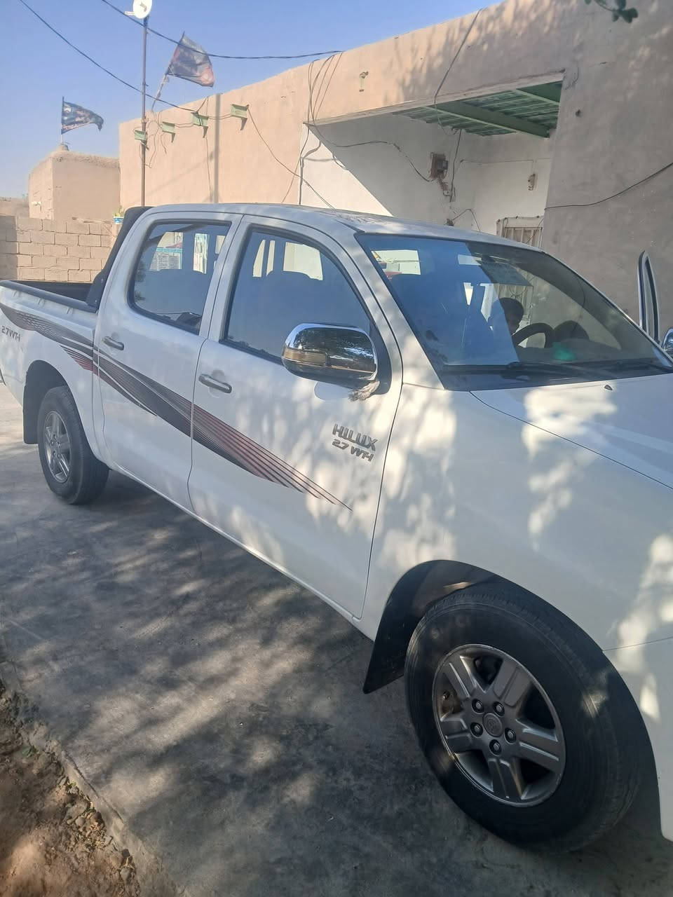 السلام عليكم بيكم فلاونزه لبيع مديل ٢٠١٢مكفوله كفاله عامه السعر ١٨٥ لسفسار تصال على ***********

