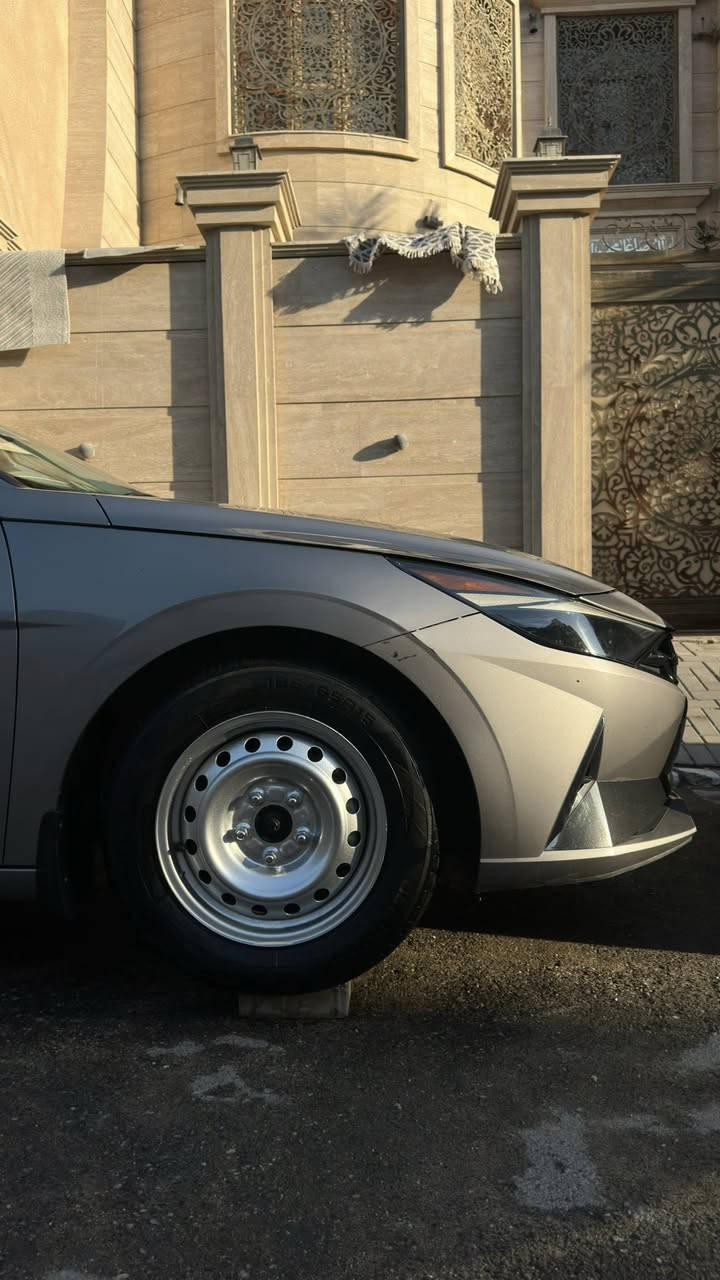 سلام عليكم رنگات حجم 15 كامل مع تاير صارلي خمس ايام شاهدن امانة الله بلنص سويتلهن بلمشي زلال مصبوغات حراري اسود چان الرنك نضيف بشكل شاهد الله تجي بعينك وتشوف هاذ رقمي *********** سعرهن 275 كاملات هنه والتاير
