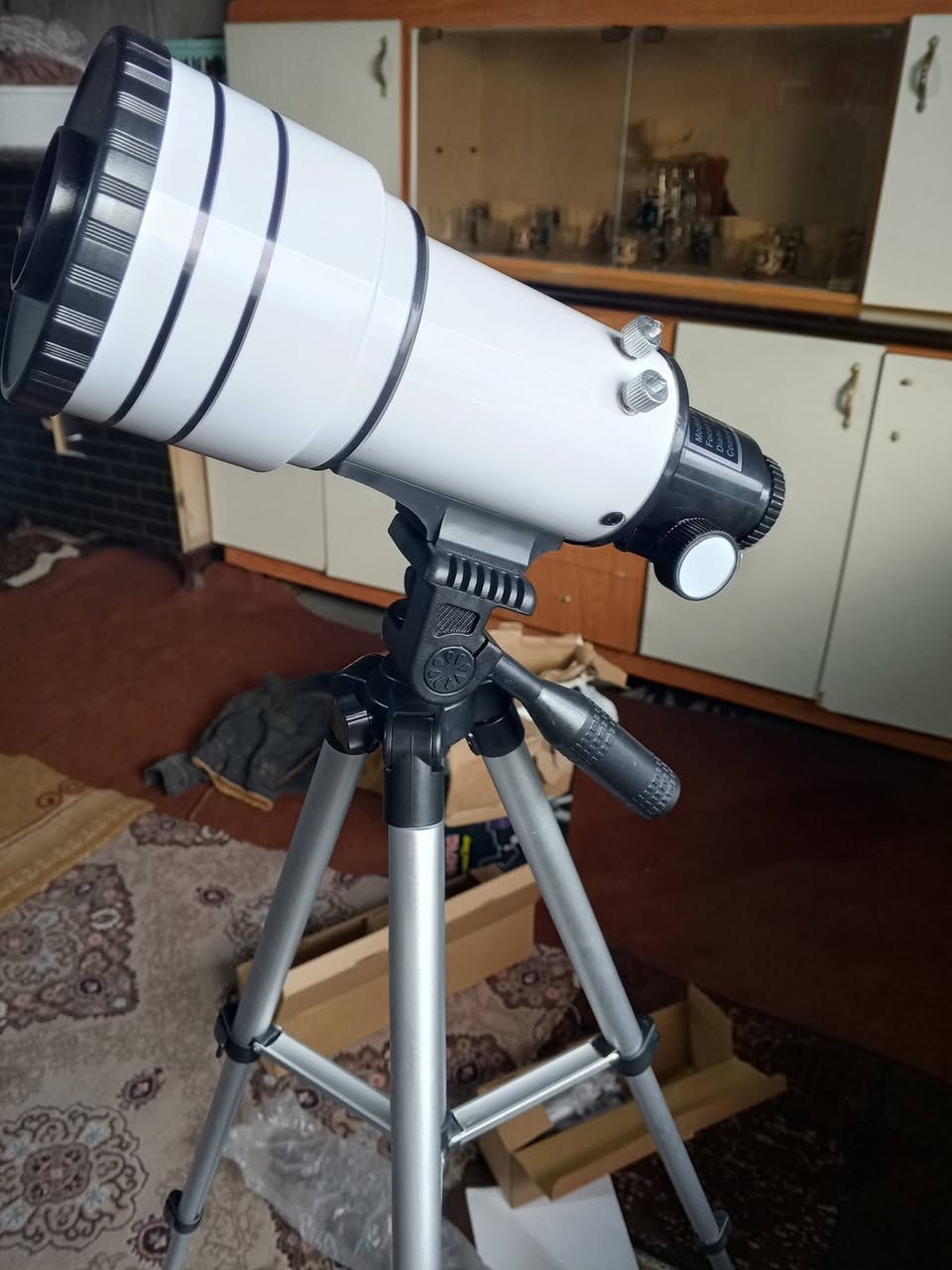 السلام عليكم عندي هذه الدجاجات السلطانيات بيضات عدد3اثنين نثاية وواحدديك اسودللبيع مع هذا التلسكوب كامل وجديدمامستعمل بعده بالكرتون مع كافة محتوياته للبيع عنواني كركوك حي العسكري الحولي الزراعي ورى الساترالترابي رقم الموبايل ***********
