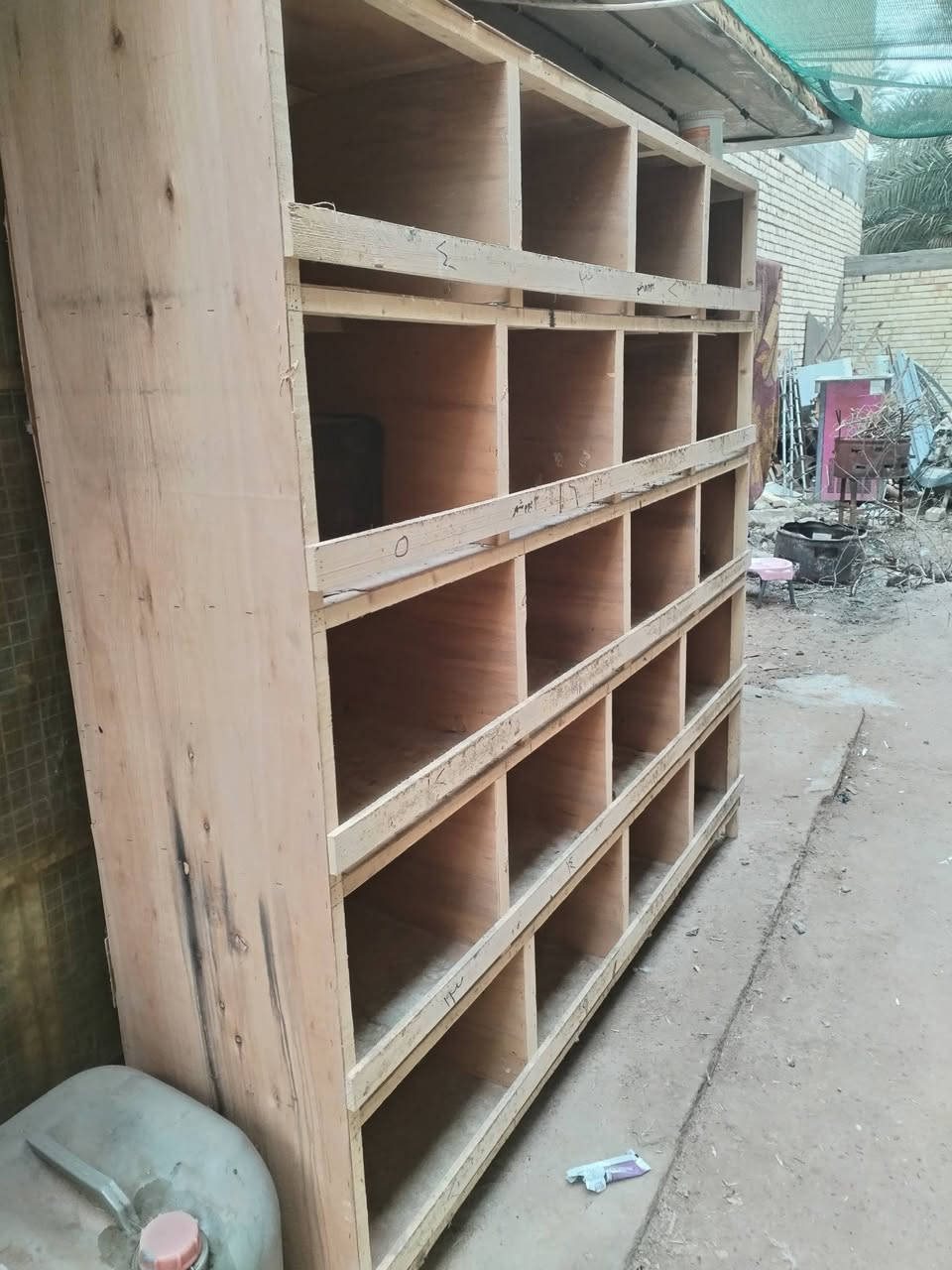 السلام عليكم شباب 20 مربع
وعندي طوس فخار للبيع 
وعندي وقافات  للبيع مدينه  الصدر   رقمي ***********
