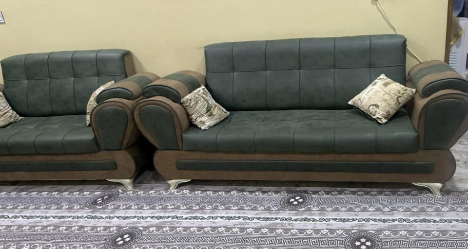 رقم الهاتف واتساب  *********** لبيع مكانة الماجدية العمارة سعر 650 وبي مجال 10 مقاعد 3+3+2+1+1
