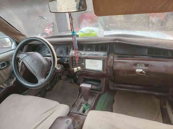 السلام عليكم سيدان مديل ١٩٨٩ أيسر بلاد محرك وكير خير من سنويه جديده ل٣٠ رقم انگليزي الجديد السعر ٣٥ 
غير متواجد خاص تواصل ‏‪***********‬‏
