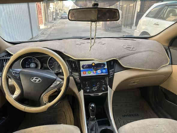 سوناتا موديل 2011 وارد امريكي 
محرك 2400 سياره بيها ٤ قطع جاملغات وقبق جنطه صبغ جاهزه اي نقص مابيها السعر 90 

***********
