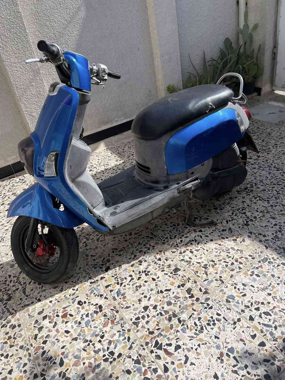 سلام عليكم شباب دراجه بوليس نوزل للبيع
كفرات ختم واحد كهربائيات كله شغاله مكينه خرسه مابيه اي نقص مكاني بغداد الحسينيه الراشديه  سعر ٦٠٠شراي يجي خاص رقم ***********
