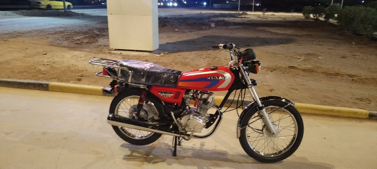 سلام عليكم دراجه شلامجه شاصي ١٣ أوراق اصولي أوراق كامله
الدراجه بعدهه عل سحك بدهن الشركه مكاني ديوانية مركز ***********
