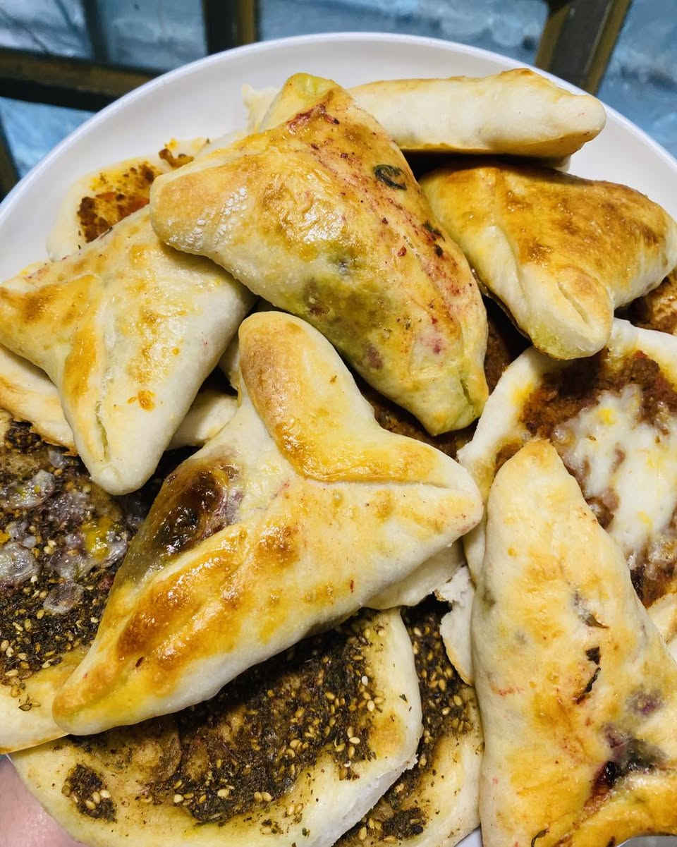 #جديدنا #شغل
متوفر غدا 
جدر برياني دجاج 
فطائر دجاج 
فطائر لحم
فطائر جبن
كية حلب جريش بتيتة 
بورك لحم او دجاج او جبن
لحم بعجين او ميني بيتزا 
للحجز او الاستفسار مراسلة البيج او واتساب ***********
