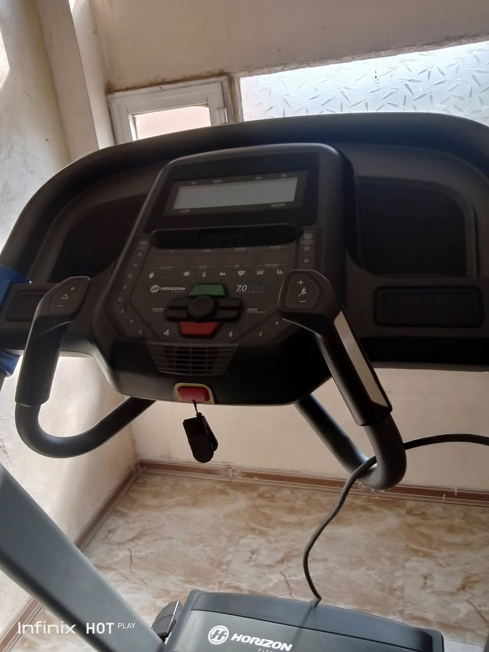 للبيع جهاز الجري الأصلي من شركة Horizon الأمريكية
فرصة مميزة لاقتناء جهاز جري قوي وعالي الجودة من أشهر الشركات العالمية المتخصصة بأجهزة اللياقة البدنية.
💪 المواصفات:
✅ يتحمل وزن فعلي يصل إلى 150 كغم
✅ مزود بماطورين قويين لأداء ممتاز وثبات عالي
✅ يدعم النظام الجبلي (الانحدار) لزيادة حرق السعرات وتحسين اللياقة
✅ مناسب للمشي السريع والجري بمختلف المستويات
✅ هيكل متين وجودة تصنيع أمريكية مميزة
✅ يحتوي على العديد من البرامج والمميزات الرياضية المتنوعة
🏃♂️ خيار مثالي للتمارين المنزلية، وخسارة الوزن، والمحافظة على اللياقة دون الحاجة للذهاب إلى النادي الرياضي.
⚡️ الجهاز بحالة ممتازة وجاهز للاستخدام.
📞 بسعر مناسب جدا الاستفسار الاتصال على الرقم:*********** واتس اب
