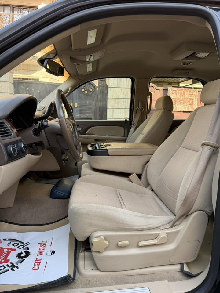 تاهو خليجي ادوات 2014
سياره بيه لو قطعتين لو 3 صبغ بدون دواخل
سياره لك وجديده 
موصفات LT
محرك 5300
سياره جاهزه 
مكفوله سرقه وعشائر وغيره وكص 
مكان السياره بغداد 
سعر 98 
***********
