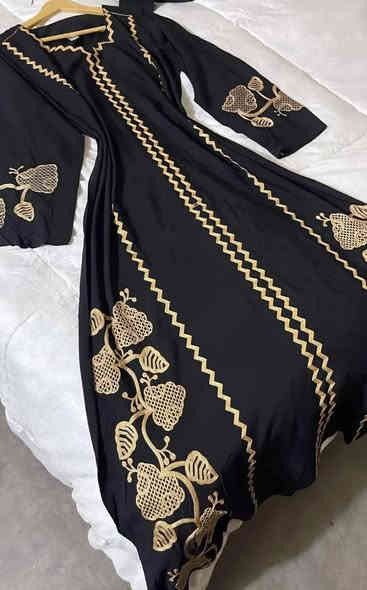 عروض مخازن الشيوخ باله شليف كويتي درجه اولى عبايه ودراعه الوزن 30ك العدد 50 السعر 310 والتوصيل مجاني للحجز والاستفسار مراسله خاص او اتصال ***********
