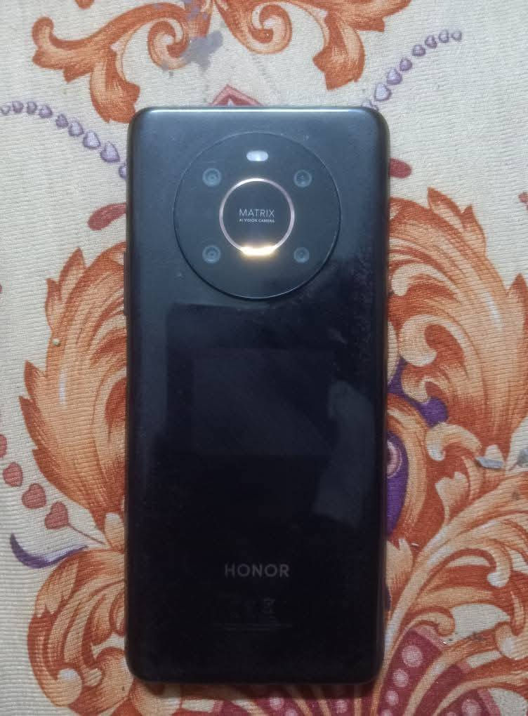 سلام عليكم لبيع هونر اكس 9 مكفول من عطل وتصليح تبديل شاشة 
 ذاكرة 256 سعر 100 شراي يجي خاص لو يتصل ***********
