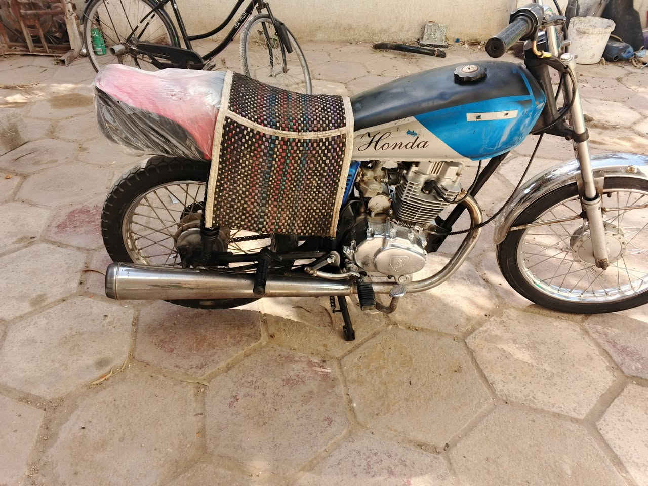 سلام عليكم دراجه للبيع  محرك بالكرتون دراجه كلك مكفول   جاهز على اخر حبايه  شراي اتصال هذا رقمي  ‏‪***********‬‏  سعر 300  بيا مجال
