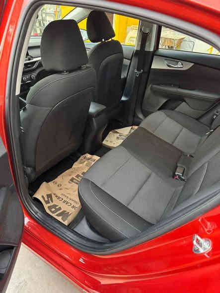 سلام عليكم للبيع كيا فورتي موديل23 لسياره كلش جديده ماشيه40 الف وارد أمريكي حادث امريكا بس بنيد او انصبغ بيها بل عراق جاملغ او باب لسياره جديده الى ابعد حد السياره نص فول مودات قياده تحكم استيرن تحديد مسار مانع اصندام 
السعر 145 ورقه بيها مجال جداً بسيط
للاستفسار

***********
