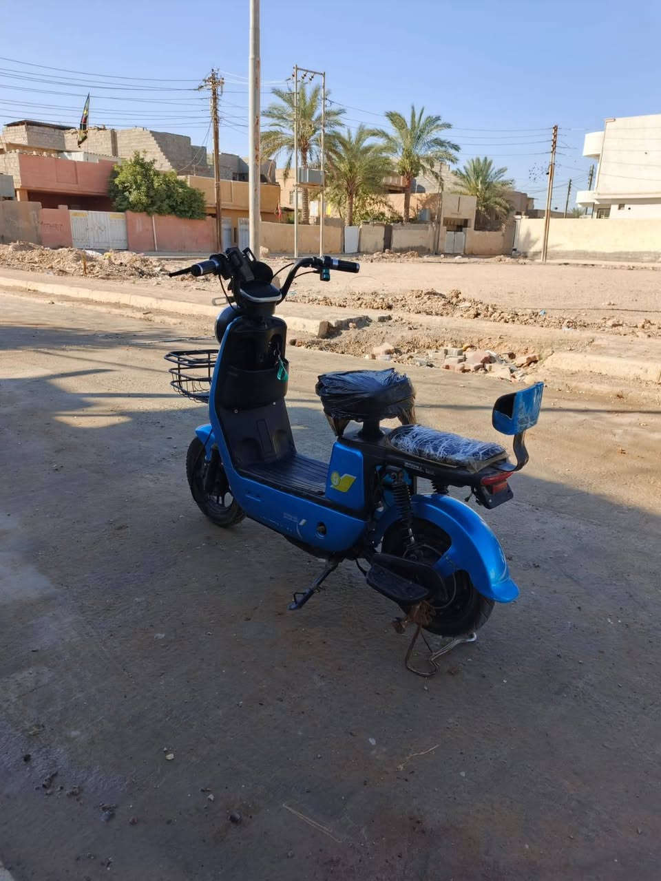 السلام عليكم دراجه شحن  مستخدم نضيفه للتواصل  *********** هاذ رقمي راسلوني وستفترو من الدراجه السعر 200  وبيها مجال العنوان ديالى الخالص
