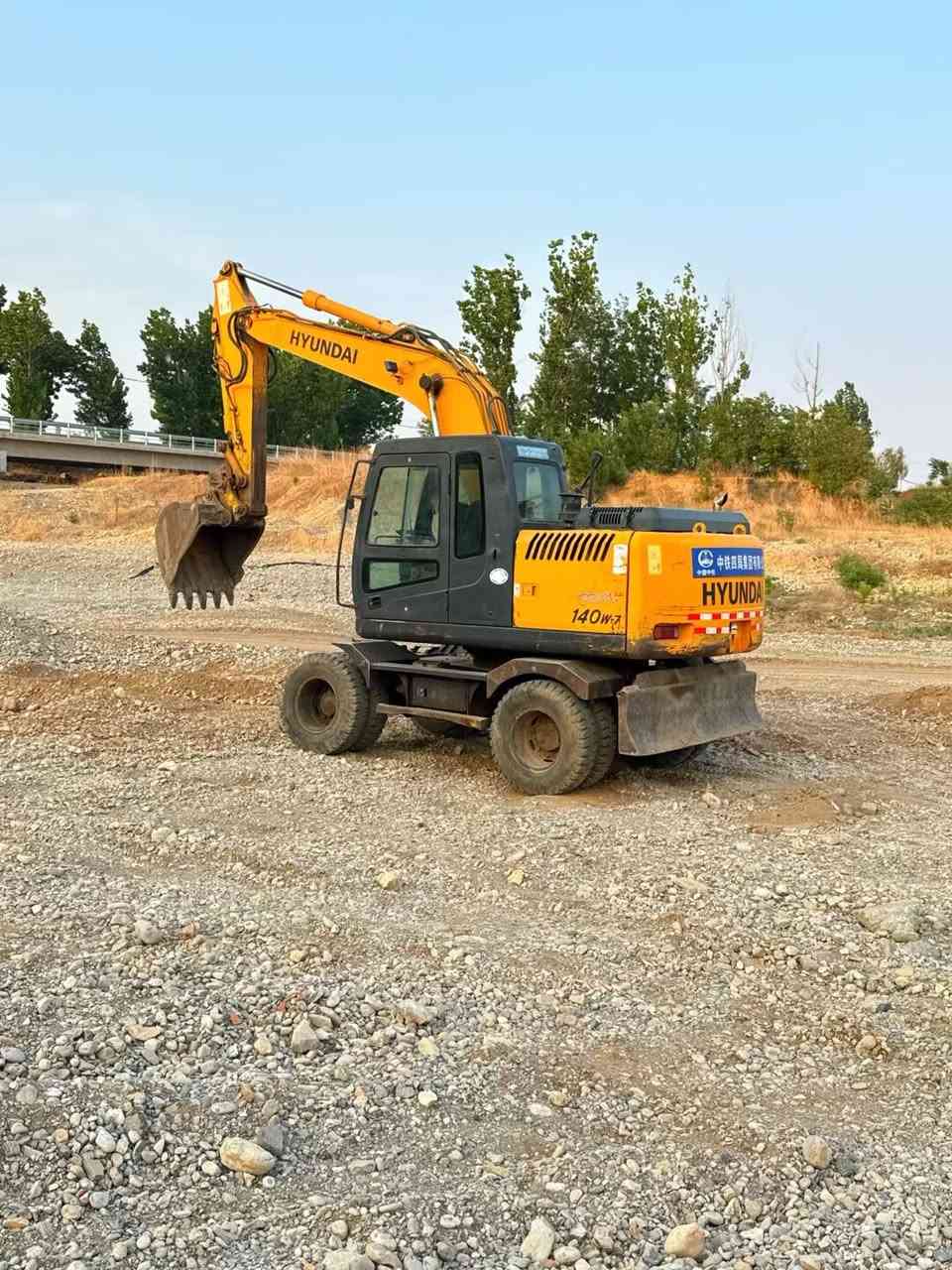 Korean imported Hyundai 140-7 wheel loader, contact me if you're interested


**إذا كنت صاحب هذا الإعلان وتريد حذفه لأي سبب، رجاءا أرسل رسالة إلى الدعم الفني**