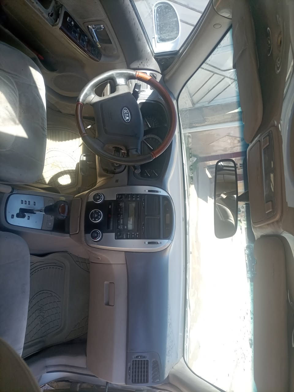 سياره اسبكتره خليجي محرك 1600 كير سيراتو مكينه بيها تبخير تبريد نقص غاز صدرها مابي شي جديد فقط ضخه بل باب بدون دواخل السعر 65 عنوان بغداد ابو غريب رقم ***********
