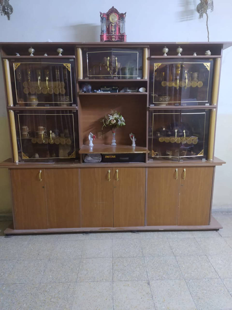 مكلف بنشر بوفية معرض وميز تواليت وسجج بردة عدد 3 بغداد الطالبية التواصل مع الموبايل ***********
