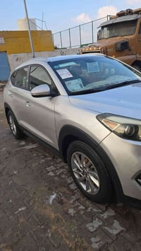 توسان 2016 امريكي جاملغ وبنيد مكينه 2000  07838463277 07715324116