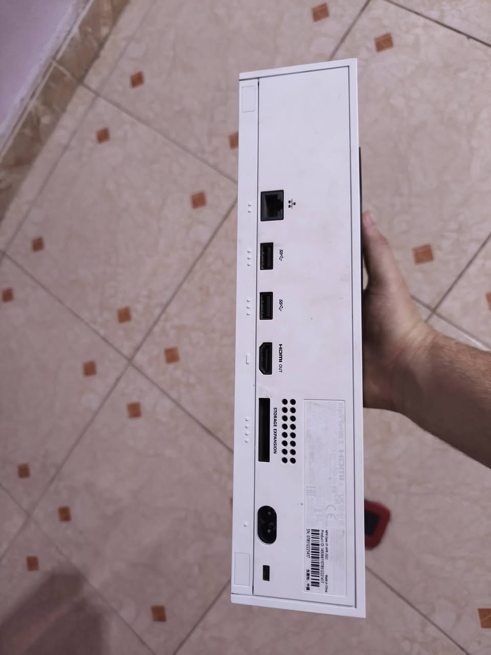 سلام عليكم  Xbox series S للبيع شرط الفحص و الضمان استخدام قليل جوستك اصليه هارد 1 تيرة كارتون الجهاز كامل محتويات السعر 400 قفل رقم ***********
