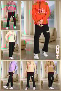 تراكات بناتية • تخفيضات شتوية • مقاسات ٦-١٢/١٤-٢٠