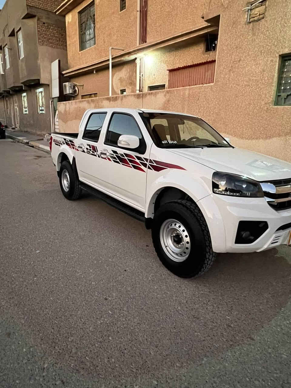 سلام عليكم للبيع كريت مديل 24 سياره جديده ماشيه 70 رقم قادسيه بسمي مكاني سماوه 
***********
