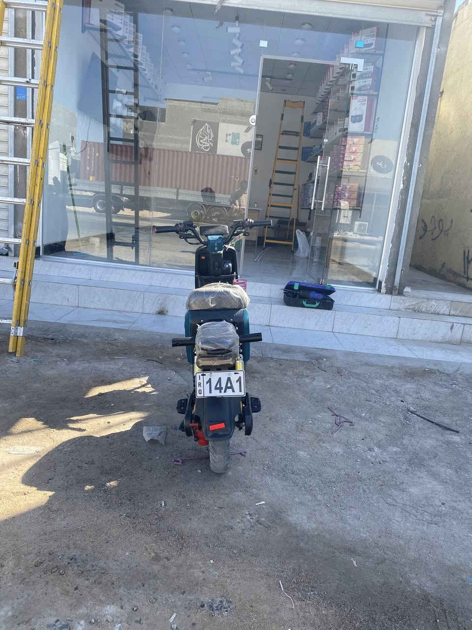 سلام عليكم ار9 للبيع مديل 2025  ابيع بدون بطاريات سعر 250 دراجة جديدة بمعنة الكلمة كل غراضهة وياهة 
المكان البصرة القبلة ***********
