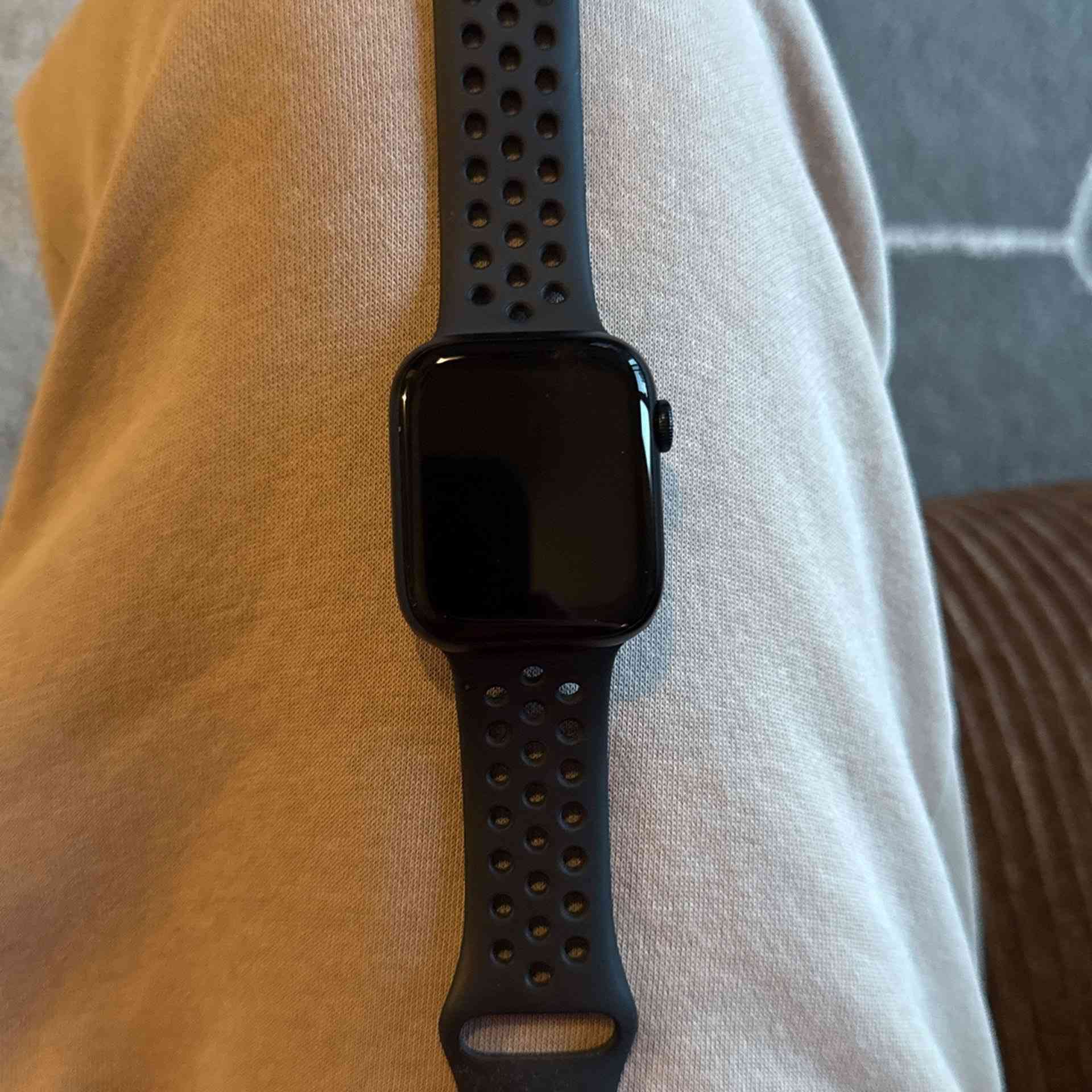 السلام عليكم ساعه ابل جيل سابع نايك ايسم مو عاديه نظافه١٠٠ السعر٣٠٠ قفل


**إذا كنت صاحب هذا الإعلان وتريد حذفه لأي سبب، رجاءا أرسل رسالة إلى الدعم الفني**