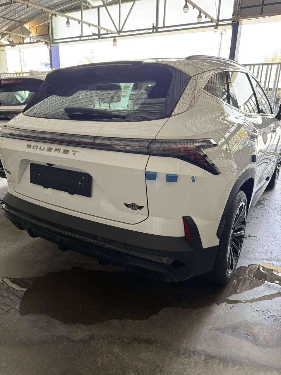 ‎سوئيست S06 1.6L PREMIUM

‎العداد: صفر كيلو متر

‎المحرك: 4 أسطوانات 1.6L  تيربو 197 حصان
‎العزم (نيوتن-م.): 290
‎ناقل الحركة: اوتوماتيكي دبل كلاتش من 7 سرعات
‎استهلاك الوقود: 8 لتر لكل 100 كم

‎الضمان الأساسي: 6 سنوات أو 200,000 كم (أيهما أولا)
‎ضمان المحرك: 10 سنوات أو 1،000،000 كم (أيهما أولا / للمالك الأول)

‎السعر: 26,900,000 دينار عراقي (بدون رقم) 

‎المواصفات:
‎*إطارات قياس 20 إنچ
‎*فتحة سقف بانوراما 1.1 م
‎*شاشة عرض ترفيهية قياس 15.6 إنچ
‎*شاشة عدادات رقمية قياس 10.25 إنچ
‎*مقصورة الركاب من الجلد الفاخر
‎*مقعد السائق والراكب كهربائي
‎*مقاعد السائق والراكب مبردة
‎*كاميرات محيطية 540 درجة
‎*مثبت سرعة مع رادار تفاعلي 
‎*نظام مراقبة النقطة العمياء 
‎*نظام تحذير مغادرة المسار
‎* نظام المساعدة للبقاء في المسار
‎*نظام الكبح التلقائي في حالة الطوارئ
‎*نظام القيادة شبه الذاتية
‎*نظام الفرامل اليدوية الاوتوماتيكي Auto hold 
‎*نظام التحكم بنزول المنحدرات
‎*حساسات أمامية
‎*حساسات خلفية
‎*نظام التحذير من التصادم الأمامي والخلفي 
‎*نظام ابل كار بلاي واندرويد أوتو لاسلكي
‎*نظام صوتي متطور 8 سماعات من Sony 
‎*بلوتوث / هاتف السيارة
‎*إنارة محيطية لون ازرق
‎*إنارة ترحيبية
‎*صندوق كهربائي 
‎*المرايا الجانبية قابلة للطي كهربائياً ومدفئة
‎*مصابيح أمامية أوتوماتيكية LED مع مصابيح نهارية LED
‎*نظام التحكم الذكي بالإنارة العالية
‎*نظام تقنية الهواء بالايونات PM2.5
‎*فلتر تنقية الهواء (N95)
‎*دخول ذكي (بصمة)
‎*تشغيل عن بعد
‎*خاصية إغلاق الشبابيك وفتحة السقف عن بعد 
‎*شاحن هاتف لاسلكي سريع
‎*ماسحات الزجاج الامامي مع حساس للمطر
‎*مسند الذراع الوسطي مع ثلاجة
‎*وضعيات قيادة متعددة 
‎*نظام مراقبة ضغط الإطارات
‎*وسائد هوائية امامية وجانبية عدد 6

‎للمراجعة والاستفسار:

☎️***********
☎️***********
☎️***********
#معرض_الفرقان_لتجارة_السيارة
#بغداد_الكريعات_نهاية_شارع_الوقف
