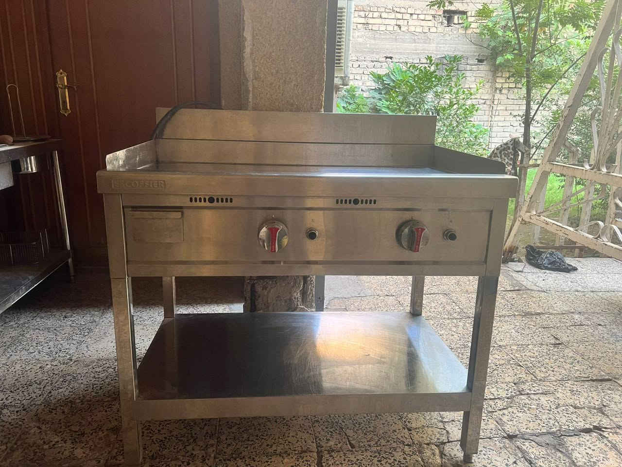 غراض مطعم للبيع عنوان بغداد جميله
مفتح شهر ومعزل بعدهن جدد 
اكو بعد خلاط حمص 
ومثرامه لحم 
ميز شاي 
ومياز مرمر
وقطعه علان ضوئيه 
اني مكلف بل نشر تواصل مع هذا الرقم
‏‪***********‬‏
