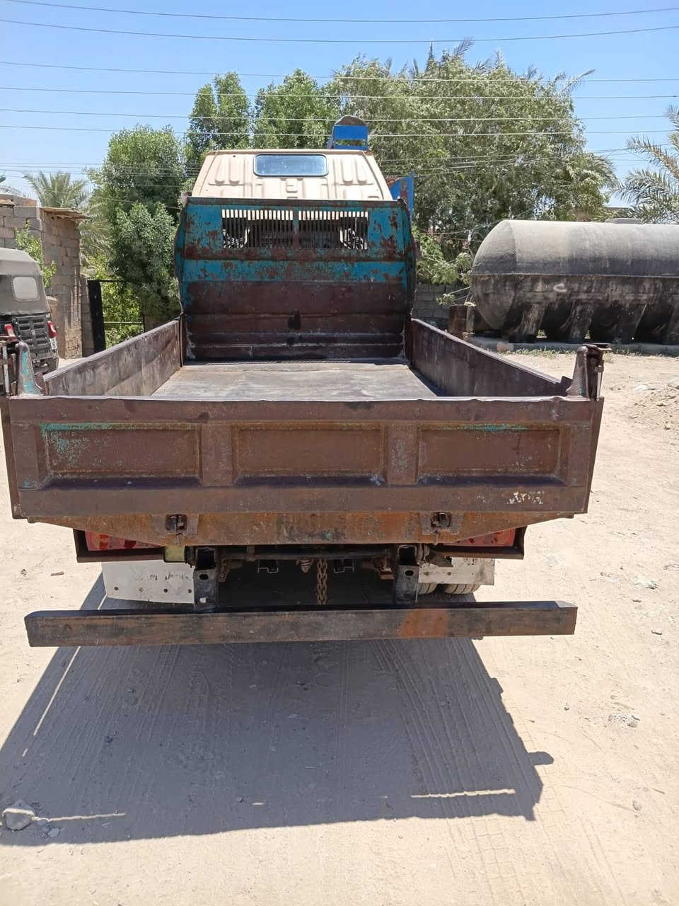 سلام عليكم تيوتا موديل ٩١
رقم ديالى نكليزي بسمنا 

كير مكينة شاصي مكفول 

مكان بغداد المعامل شارع السياحي 

السعر ٧٥  وبيها مجال للاستفسار  ***********
