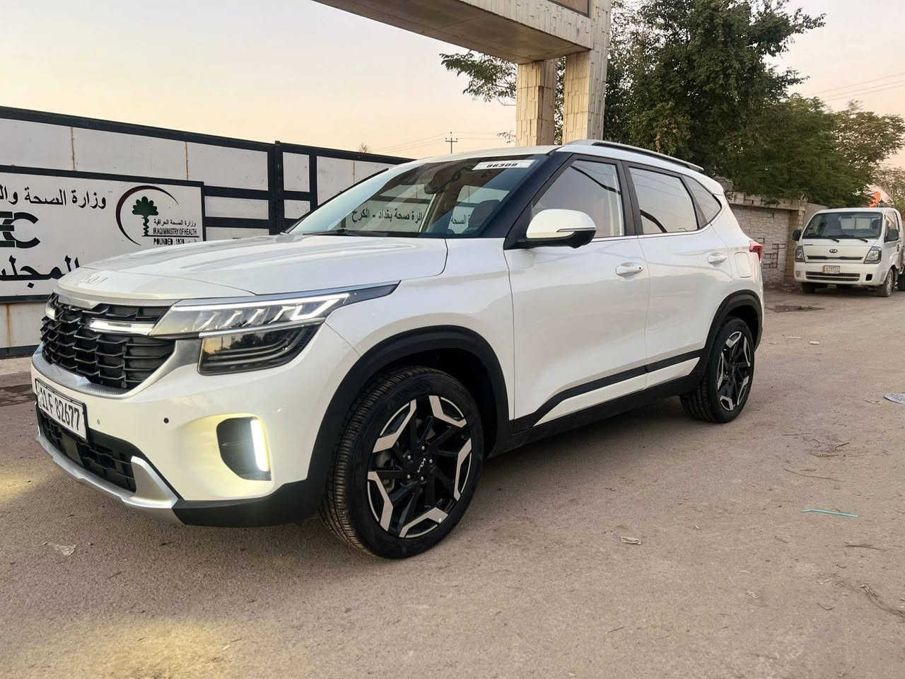 سلام عليكم كيا سيليتوز ٢٠٢٥ خليجي وارد كوري سياره بيها جاملغ وبنيد وباب لي وره صدر مرشوش بله حادث مجرد شخوطط
سياره احله من لصور بوضع لشركه ما مشيه سياره جديده بمعنى الكلمه
مكينه وكير وحداديه وتبريد كفاله 
فول مواصفات للخير عدا لبنوراما
بصمه + بصمة ابواب + كشنات جلد + كشنات لاماميه كهرباء + داخل مشمشي + كشنات تدفئه وتبريد + حساس خلفي + رادار امامي + رادار جوانب + سياره اربع كامرات + شفتات ستيرن + مري شفط + ستير تدفئه + هند بريك بصمه +اوتو هولد + ثلاث انظمه قياده +سستم سماعات بوس  + فول تحمات + جنطه كهرباء + خمس عدسات + اشاير بل مري + شاحن واير ليست + كير موس + وبعد بيها مواصفات
مكينه ١٦٠٠ تيربو 
سياره بل رموند تقدم وترجع وتشغيل عن بعد
ماشيه ٨ لالف كيلو يعني زيرو 
سعر ١٨٥ وبيها مجال 
مكان السياره الكراده 
للستفسار  ***********
