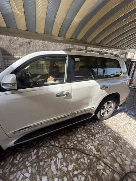 ٢٠١٥ساز  فول مواصفات كفاله عامه 
ام طفايه 

شاشه كار بلاي 

داشكام ارقه نوعيه 

سياره بيهه رصعات باب خلف  سايق 

سياره تاير جديد و حداده جديده 

Abs  مال لكزز شاد 

لايت زنون  

فول لاخير 
***********
40 الف
