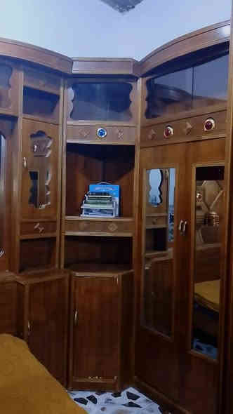 السلام عليكم غرفه نوم اخشاب للبيع غرفه نضيفه وجديده مابيه اي اضرار غرفه مامستعمله هواي متكونه من 6 قطع السعر 800 وبيه مجال العنوان الرمادي التاميم قرب جسر الحوز 
الاستفسار على هذا الرقم ***********
ملاحظه البيع مستعجل
