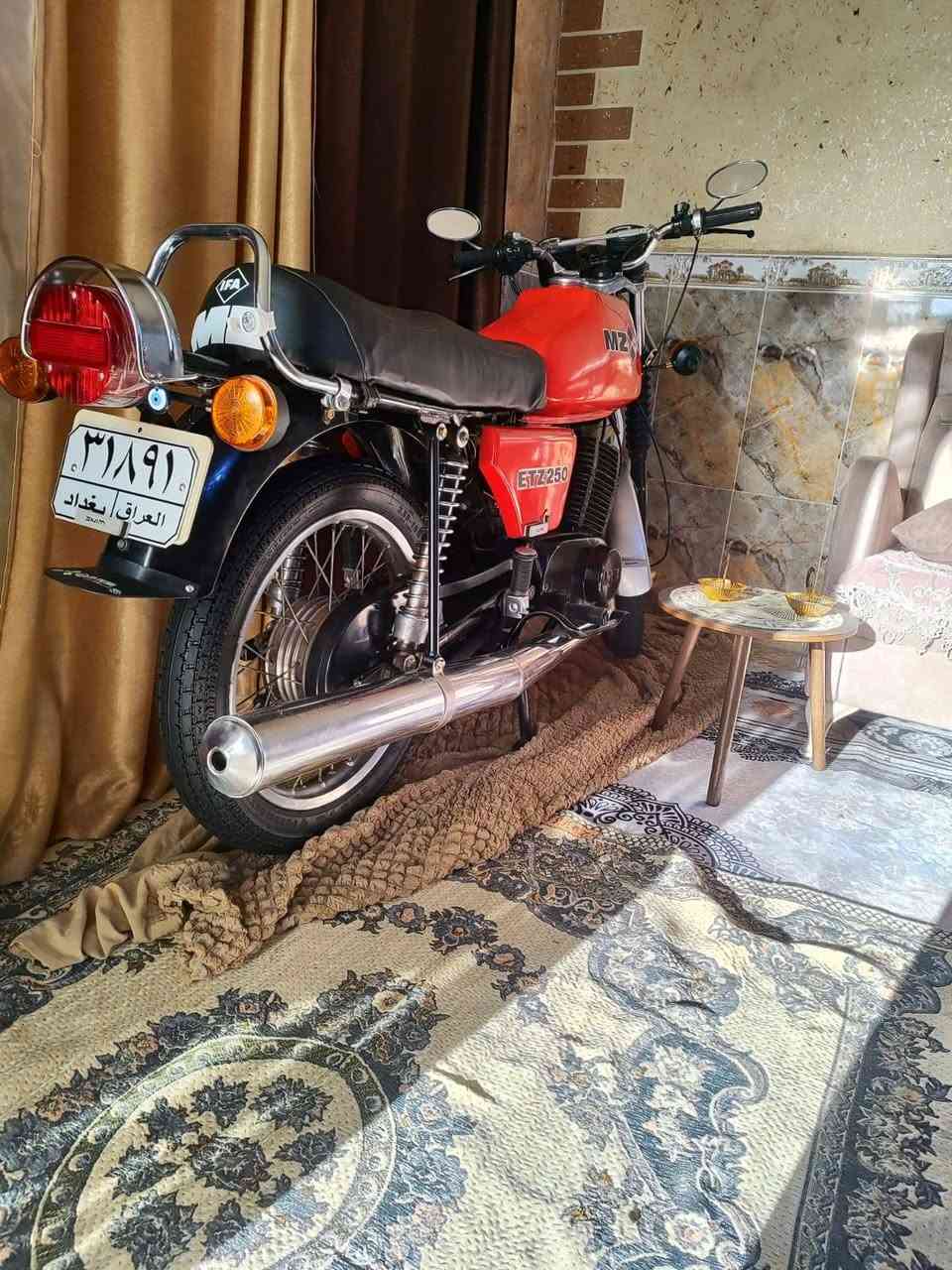 السلام عليكم اخوتي الجنابه من رخصت المدير المحترم امزت جديده ومكفوله كفاله كفاله عامه من اللحيم والتبديل كله المانيه وتجي وشوف بعينك الدراجه حيل جديده بمعناه الكلمه ارقام وسنويه إصابات ومكينته صفر سايسه مامفتوحه كفاله بس مااندل رعيه ابيع مكفوله كله شغاله الدراجه مضمونه جانت السعر مليونين واربعميه وبيه مجال قليل وهذه رقم راعيه ***********مكلف بل نشر مكانه المسيب السده
