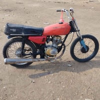 بدون ورق • هوندا • دراجة شغال