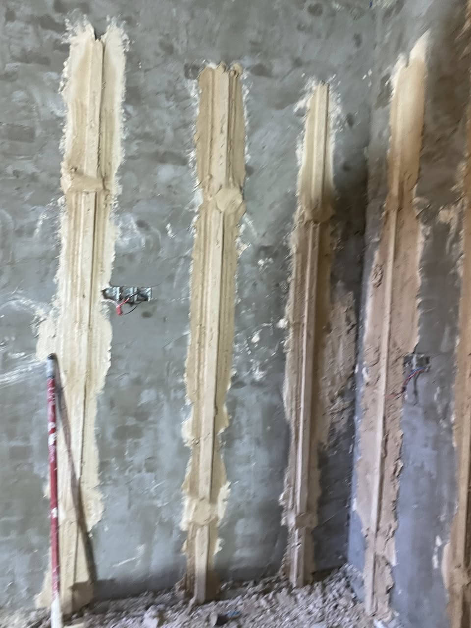 📢📢 السلام عليكم ورحمة الله وبركاته 🤝
🥳🥳🥳 بشرى سارة لأهالي كربلاء المقدسة 📢📢
تريد حايطك يصير "مراية"؟ ✨ وتعبت من اللبخ الأعوج والزوايا الميتة؟ 📐
كادر متخصص لأعمال اللبخ الحديث (جص وبورق) 🧱👷
نقدم لكم خدماتنا بأعلى دقة ونظافة:
• ✅ لبخ جص وبورق (درجة أولى) 🏠.
• ✅ استقامة باليزر (شغل مسطرة) 📏.
• ✅ إنهاءات ناعمة وزوايا حادة ومضبوطة 📐.
• ✅ ترميم وتصليح اللبخ القديم وتقشيره 🔨.
• ✅ سرعة بالتنفيذ ونظافة تامة بعد العمل 🚮.
سواء كان منزلك، مجمع سكني، أو فندق.. إحنا بخدمتكم لإظهار جمال جدرانكم بأفضل صورة! 🏢✨
كل ما عليكم سوى الاتصال على الرقم: *********** 📞
يتوفر واتس آب 📱
خدماتنا في كربلاء المقدسة فقط 🌍
#لبخ_حديث #جص_وبورق #كربلاء_المقدسة #ترميم_منازل #ديكورات #بناء #مقاولات_كربلاء #لبخ_درجة_أولى #عقارات_كربلاء
