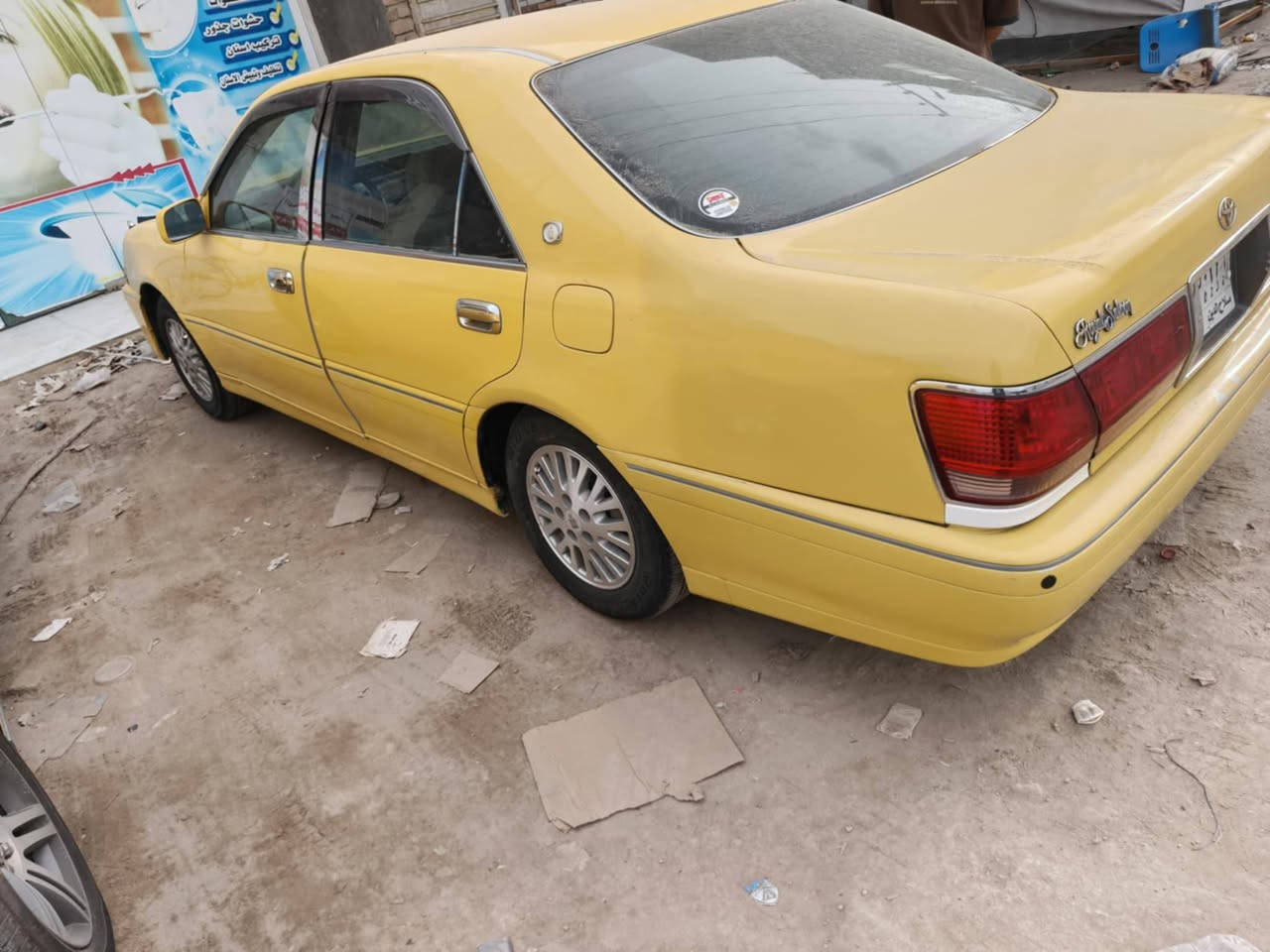 السلام عليكم 
ملكه 2006 للبيع 
مكينه ديفور الكبير صارلي سبوع من شديته شرط
حداديه 100٪100 تبريد تخم تاير جديد 
اربع دكم
خط القاسم --بغداد مصفره هيئه وغرامات
كفاله من الكص بيه معجون بجاملغ الخلفي 
قرار 48 مفحوصه فقط مامدفوع الكمرك مالكهه بنجف وكاله ثاني يوم مكان السياره السماوه السعر 70 وبيه مجال 
***********
