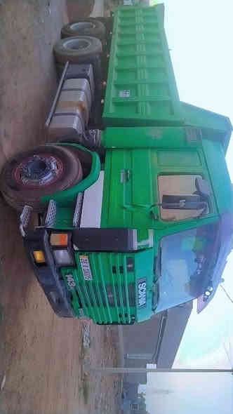 للبيع سكانيه موديل ٩١ مكينه ٤٣ مجموعة مان نص رقم نجف انجليزي شاصي طويل كير ٥+٥ رقم *********** العنوان بغداد تقاطع النهروان
