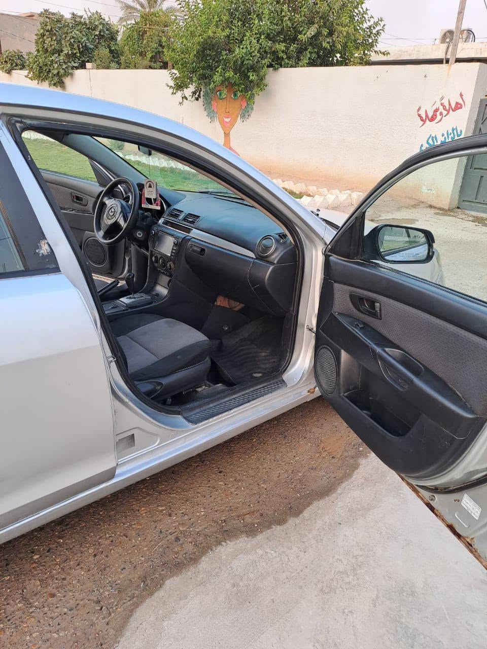 سلام عليكم للبيع سياره مازده زوم 3 كير مكينه كفاله🩶مكينه 1600اقتصاديه بشكل سياره نظيفه مصبوغه للجماليه مكاني ديالى تقاطع القدس ***********💎📞 سعر 55
