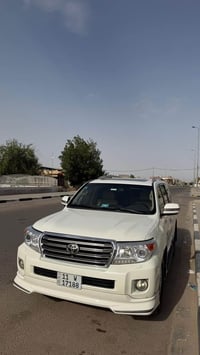 لاندكروز VXR • ٢٠١٤ • بدون صبغ